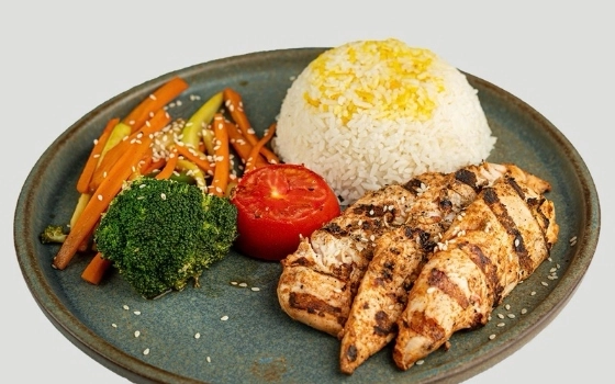 فیت رایس چیکن رژیمی برنج قهوه ای