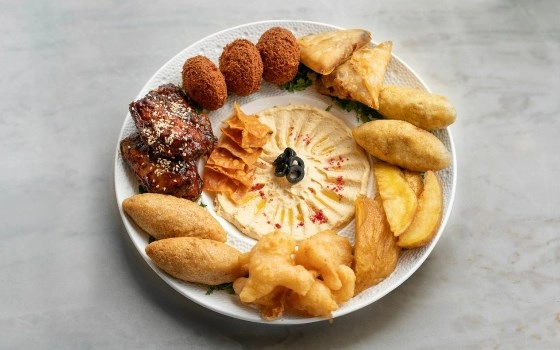 Hot mezze platter