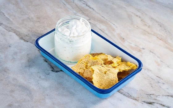 ماست و خیار سبزی با نون محلی