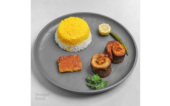 چلو ماهی قزل آلا سرخ شده