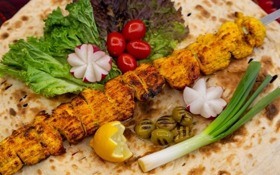 چلو جوجه بی استخوان زعفرانی ممتاز