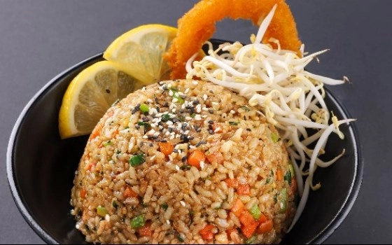 برنج سرخ شده با سبزیجات