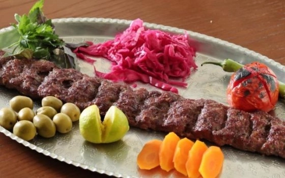 خوراک کباب ساطوری مخصوص بناب