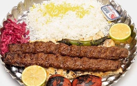چلو کباب کوبیده 2 سیخ
