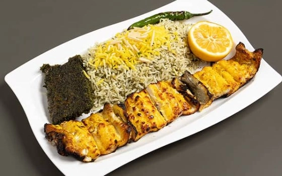 سبزی پلو با ماهی قزل آلا(کبابی)+کوکوسبزی