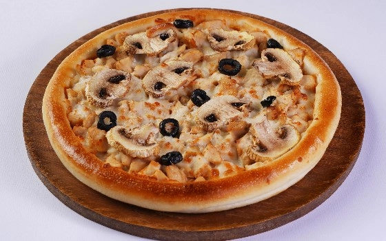 پیتزا مرغ و قارچ