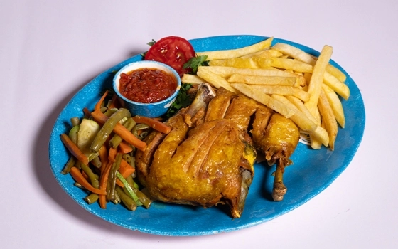 ران سرخ شده با سس گوجه