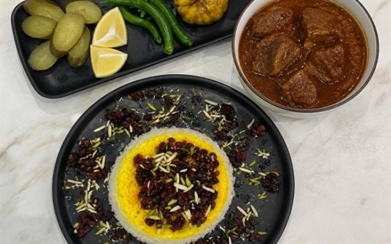 آلبالو پلو با خورشت گوشت