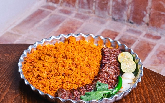 کته گوجه با کباب بناب (لقمه)