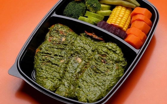 خوراک مرغ پستو