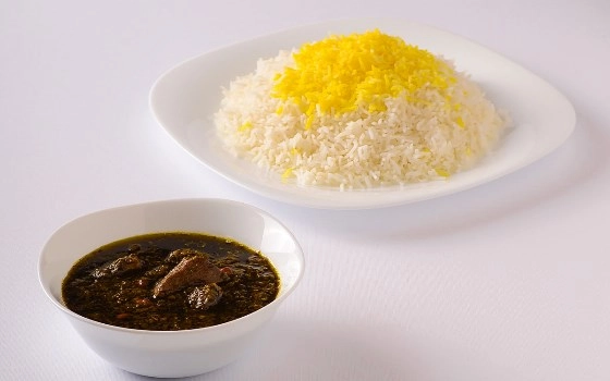 چلو قورمه سبزی کوچک