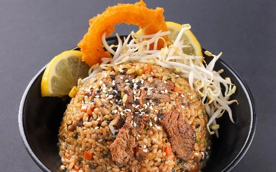 برنج سرخ شده با گوشت