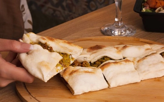فطائرلبنه فلافل
