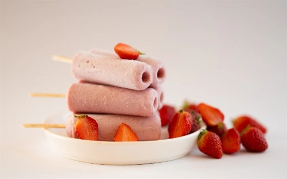 توت فرنگی (strawberry) با خود میوه توت فرنگی🍓 بدون رنگ و اسانس😍