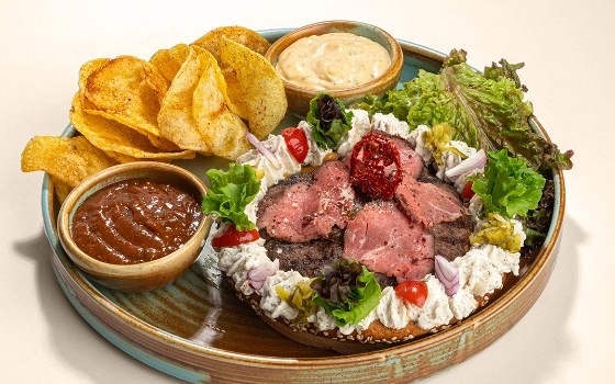 تارت برگر و بیکن دودی