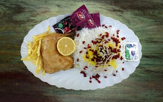 زرشک پلو با ران مرغ (روغن پز)