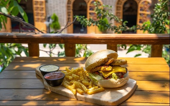 چیکن برگر دستی
