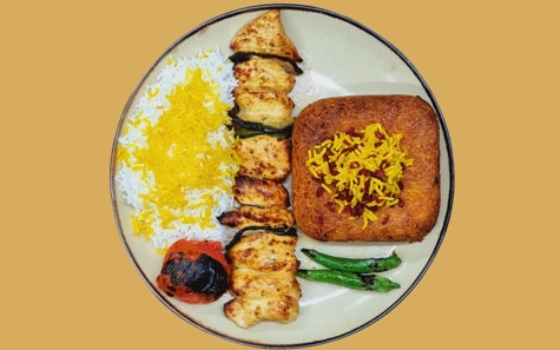 ته چین با جوجه کباب سینه
