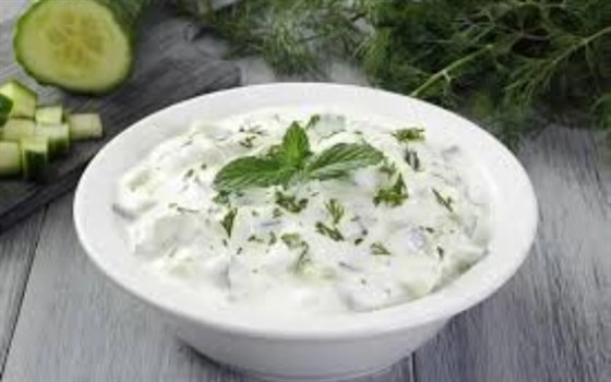 خیار و ماست