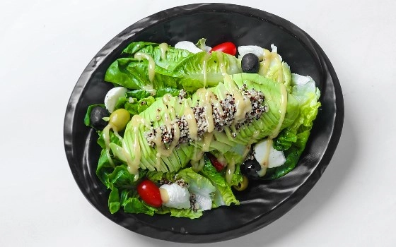 سالاد چیکن آووکادو