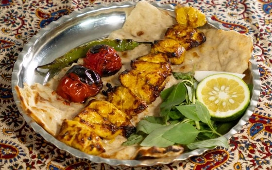خوراک جوجه کباب بی استخوان