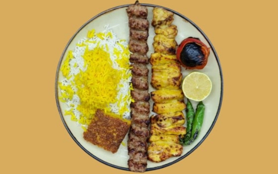 چلوکباب وزیری با جوجه سینه