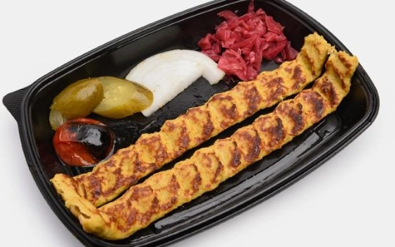 خوراک کوبیده مرغ تک سیخ