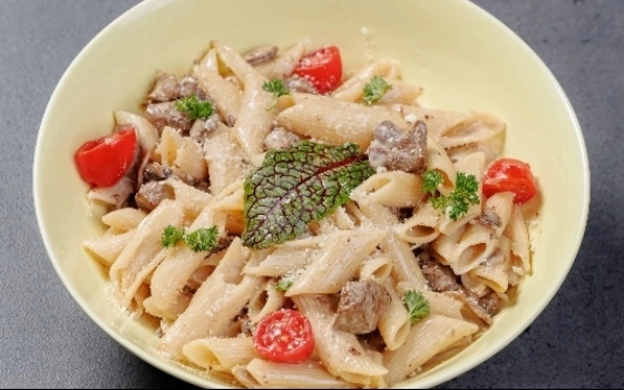پنه گوشت با سس آلفردو