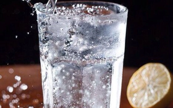اب گازدار ساده