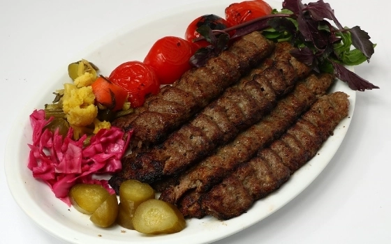 خوراک کباب کوبیده پنج سیخ