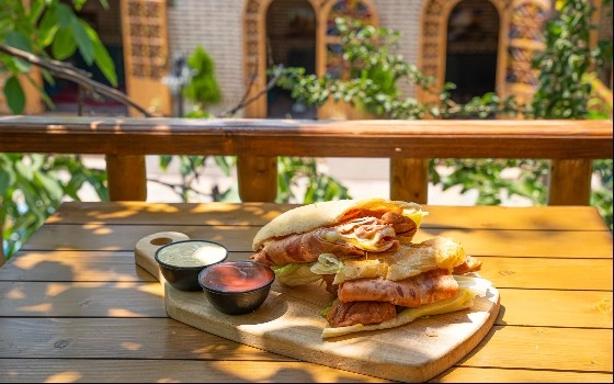 ساندویچ کوکتل مخصوص