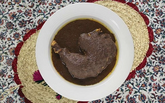 مرغ فسنجان