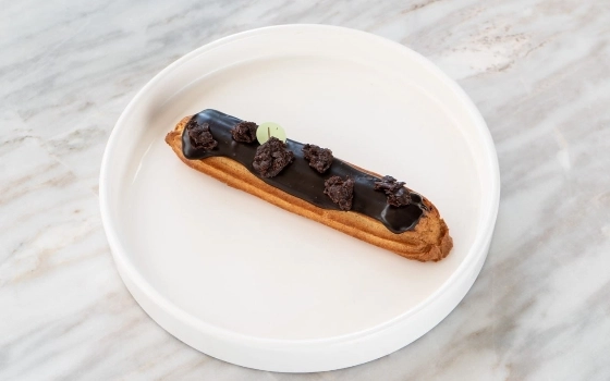 Chocolate Éclair