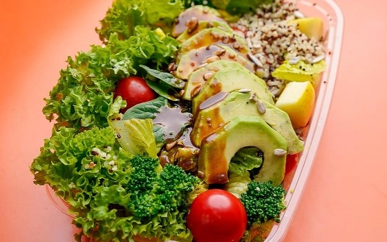 سالاد آووکادو (گیاهی)