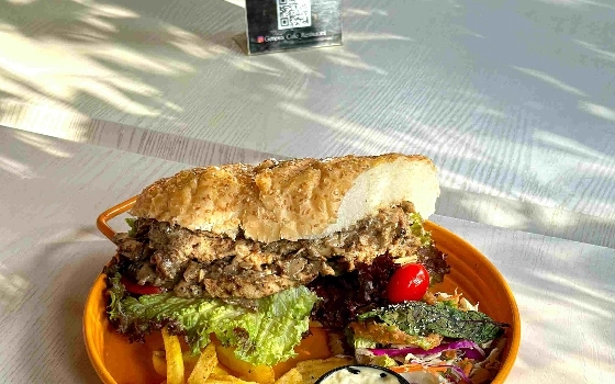 ساندویچ رست بیف