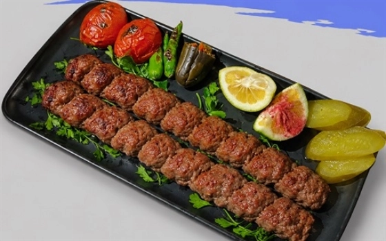 خوراک کباب کوبیده دو سیخ