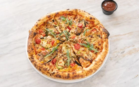 Vegetable pizza