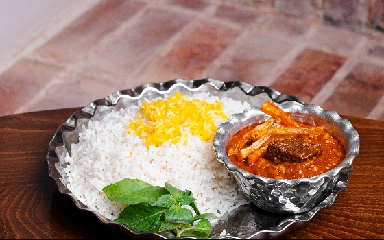 نیم پرس خورشت قیمه
