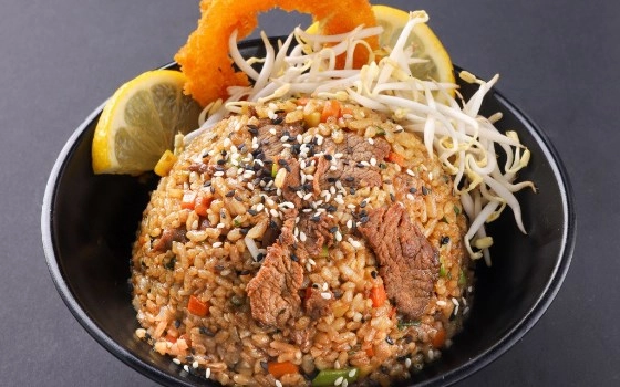 برنج سرخ شده با گوشت