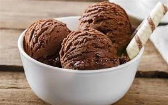 بستنی شکلاتی