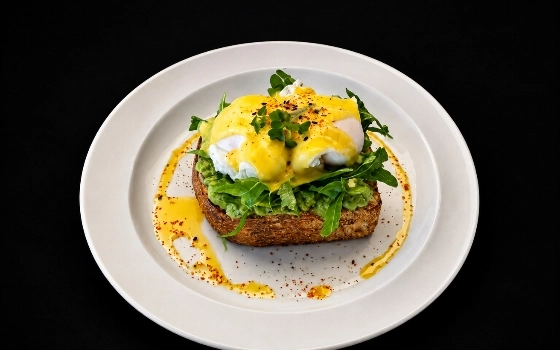 آووکادو پوچداگ avocado poached egg