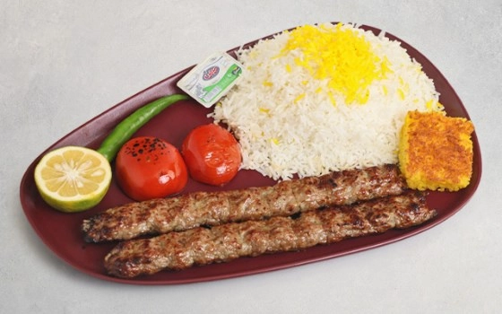 چلو کباب کوبیده دو سیخ