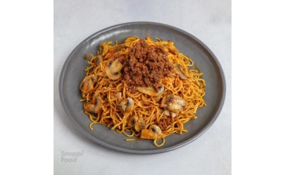 ماکارونی با گوشت و قارچ