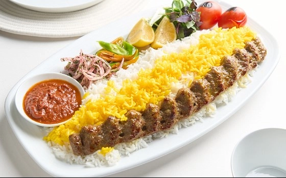 چلو کباب لقمه