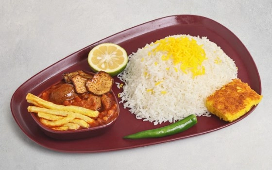چلو خورشت قیمه بادمجان و سیب