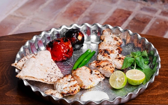 خوراک جوجه کباب ماستی (لاری)