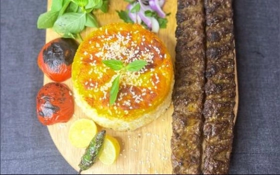 چلو کباب کوبیده مخصوص