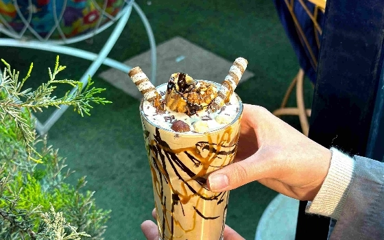 شیک نوتلا با فندق