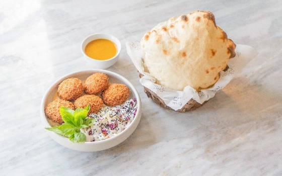 Falafel plate (vegan)
