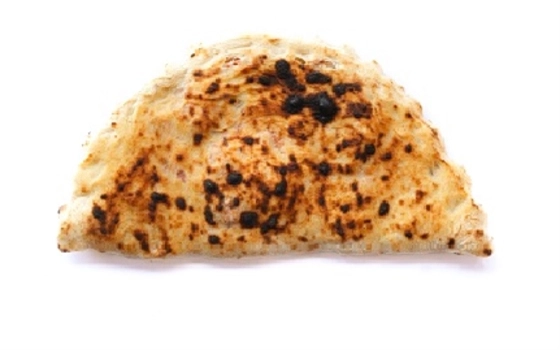کالزونه مرغ و ژامبون